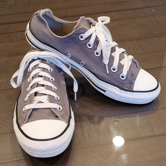 Converse Chuck Taylor All Star Low Top Sneaker - Picture 2 of 9
